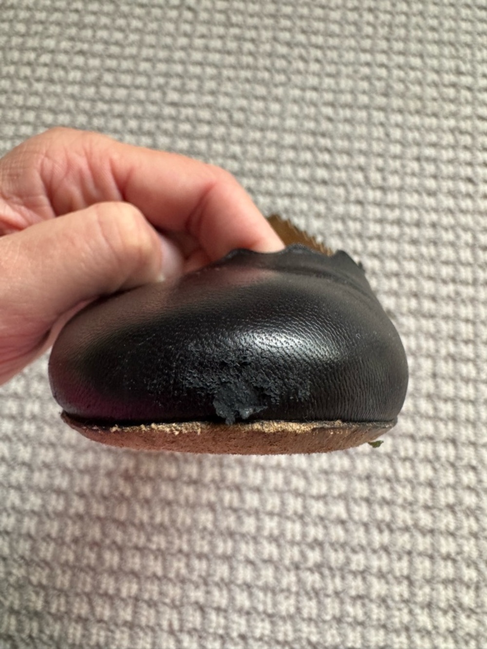 Chloe Black Scallop-Edge Leather Ballet Flats - Picture 4 of 7